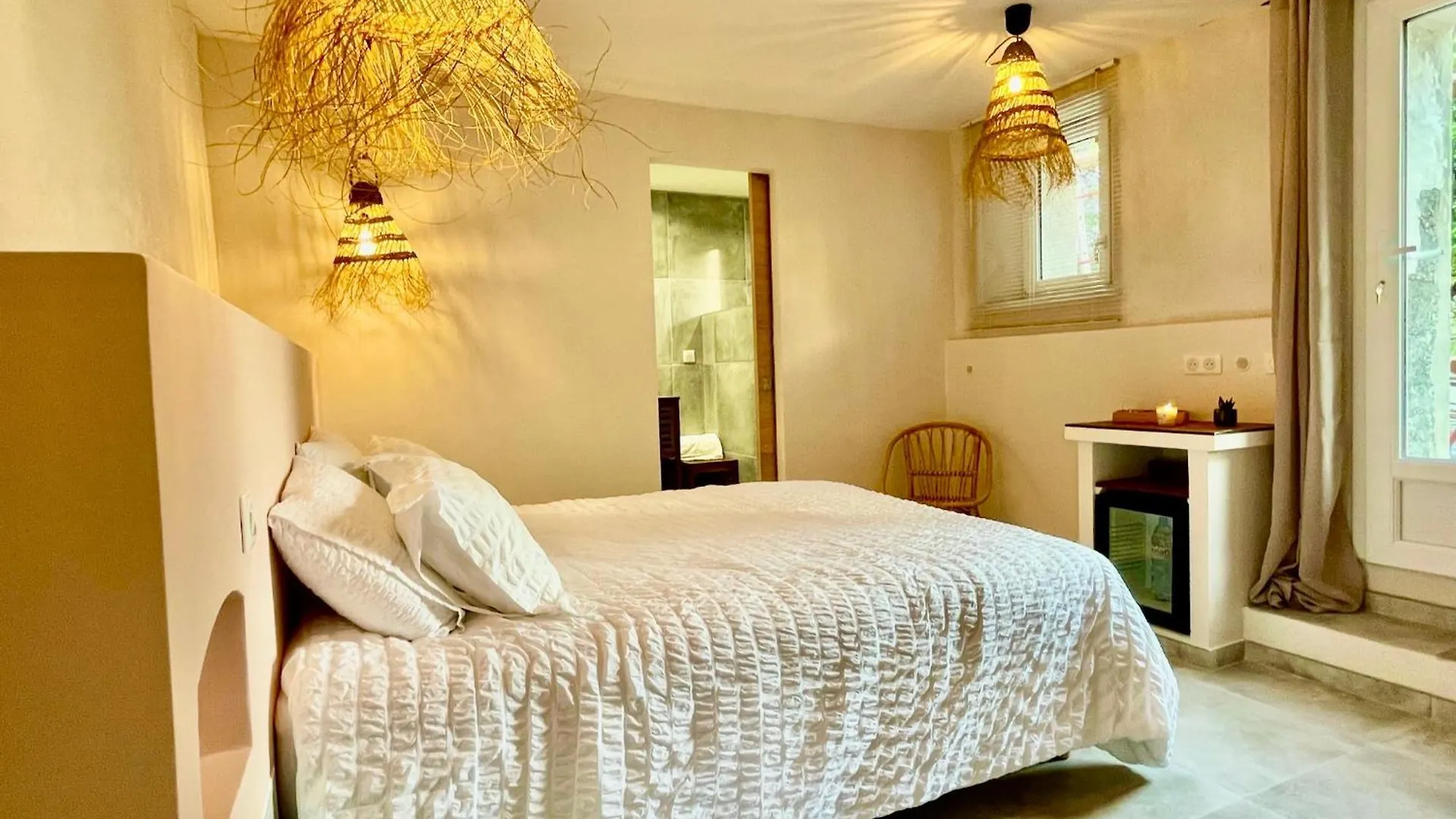 Saint-Antonin-du-Var La Parenthese Du Var - Chambre D'Hotes Petits Dejeuners Inclus Et Terrasse Ombragee צרפת
